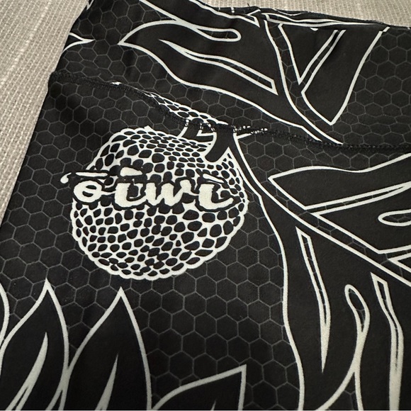 Oiwi ocean Ulu Wahine Compression
Leggings Hawaii print workout - Picture 6 of 8